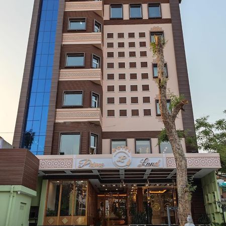 Hotel Prime Land Varanasi Esterno foto