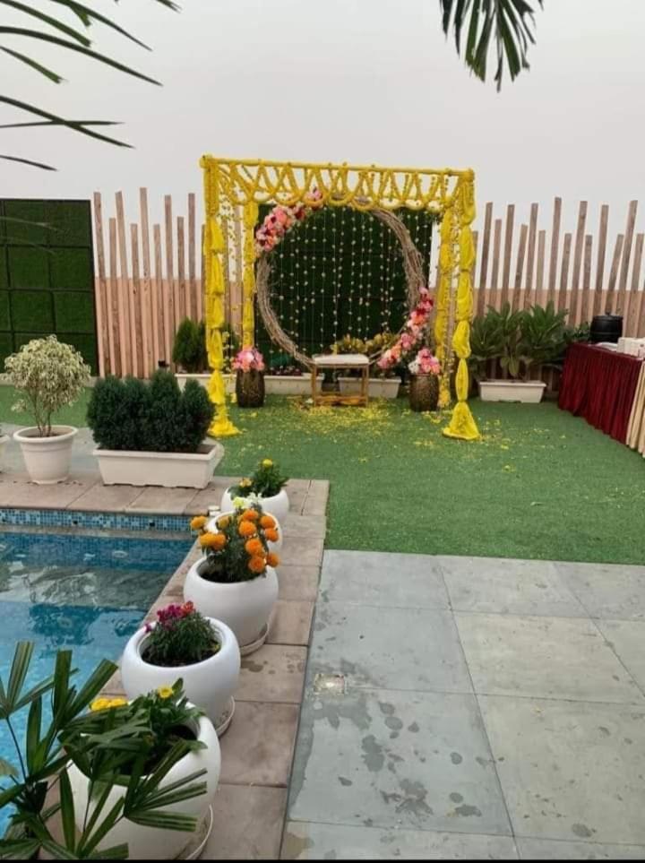 Hotel Prime Land Varanasi Esterno foto