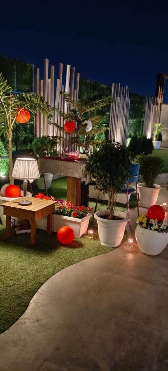 Hotel Prime Land Varanasi Esterno foto