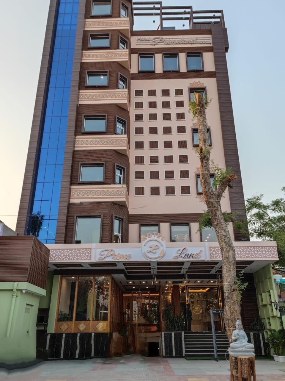 Hotel Prime Land Varanasi Esterno foto